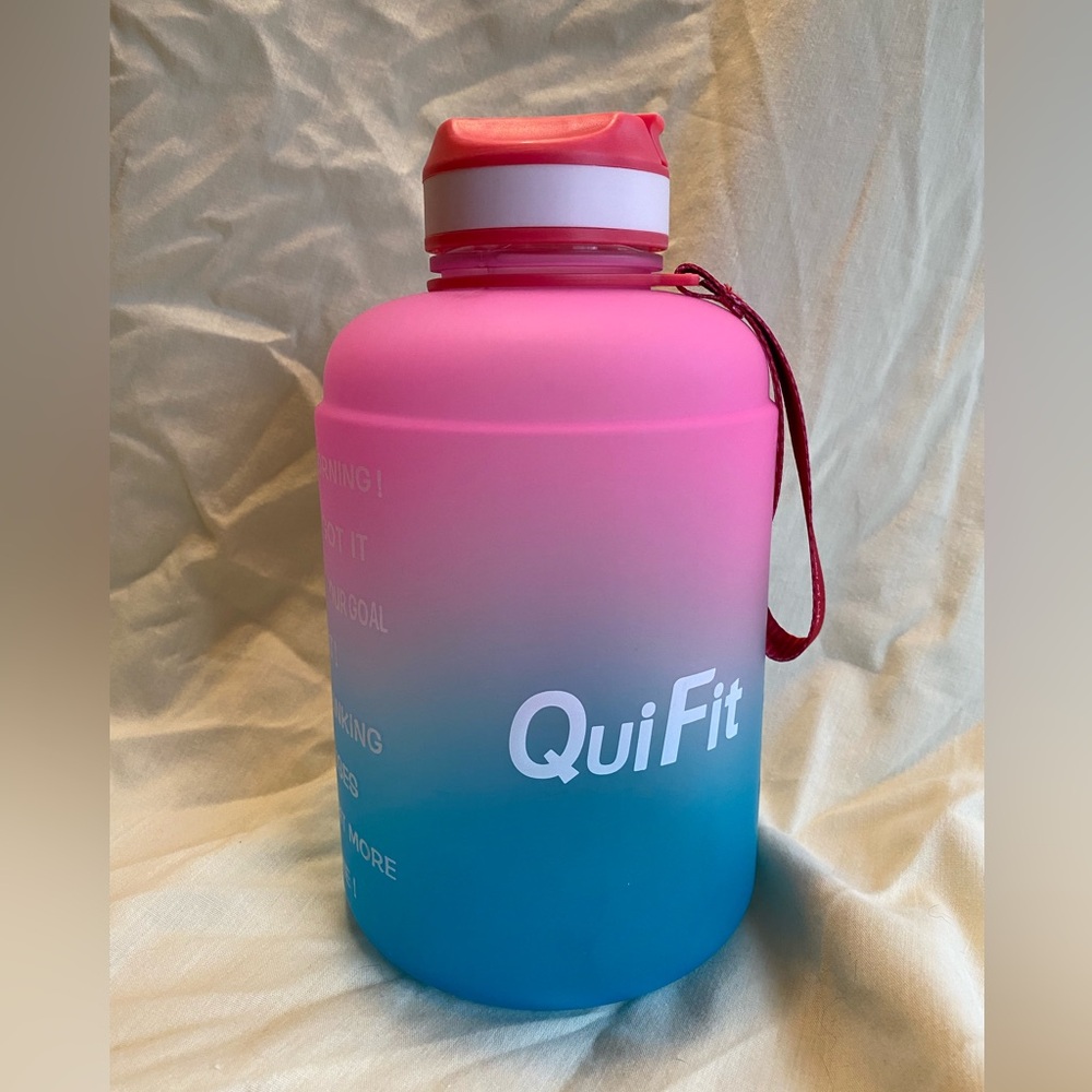 QuiFit 73oz/2.2 Litre Motivational Handle Grip Water Bottle w/Straw, Wrist Strap